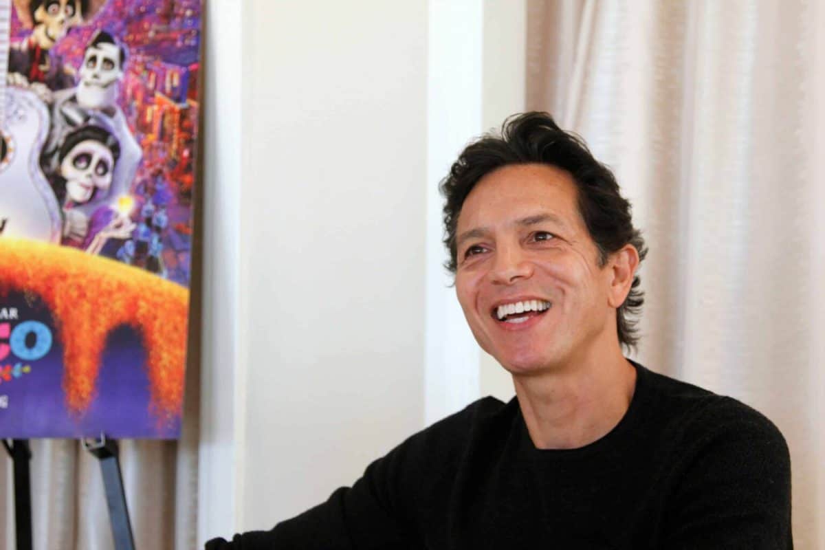 Benjamin Bratt posing for the camera