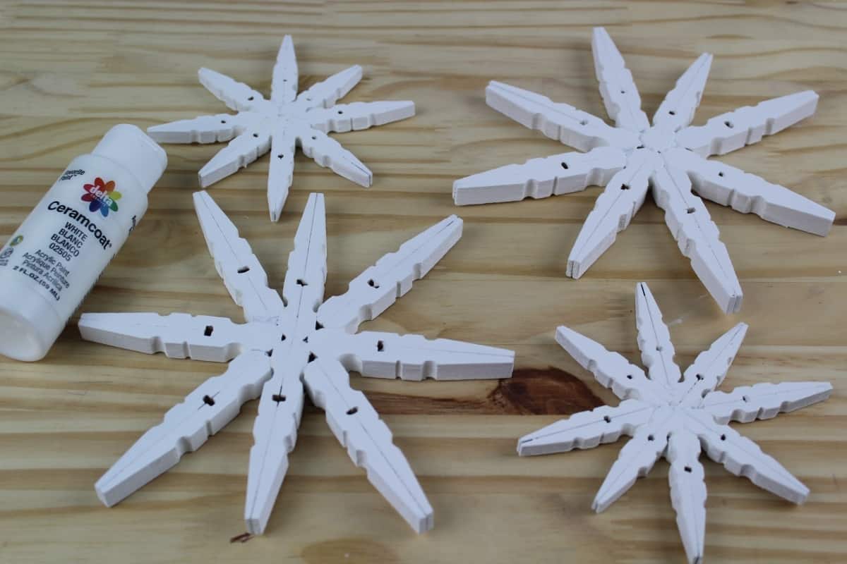 Close up of clothespins