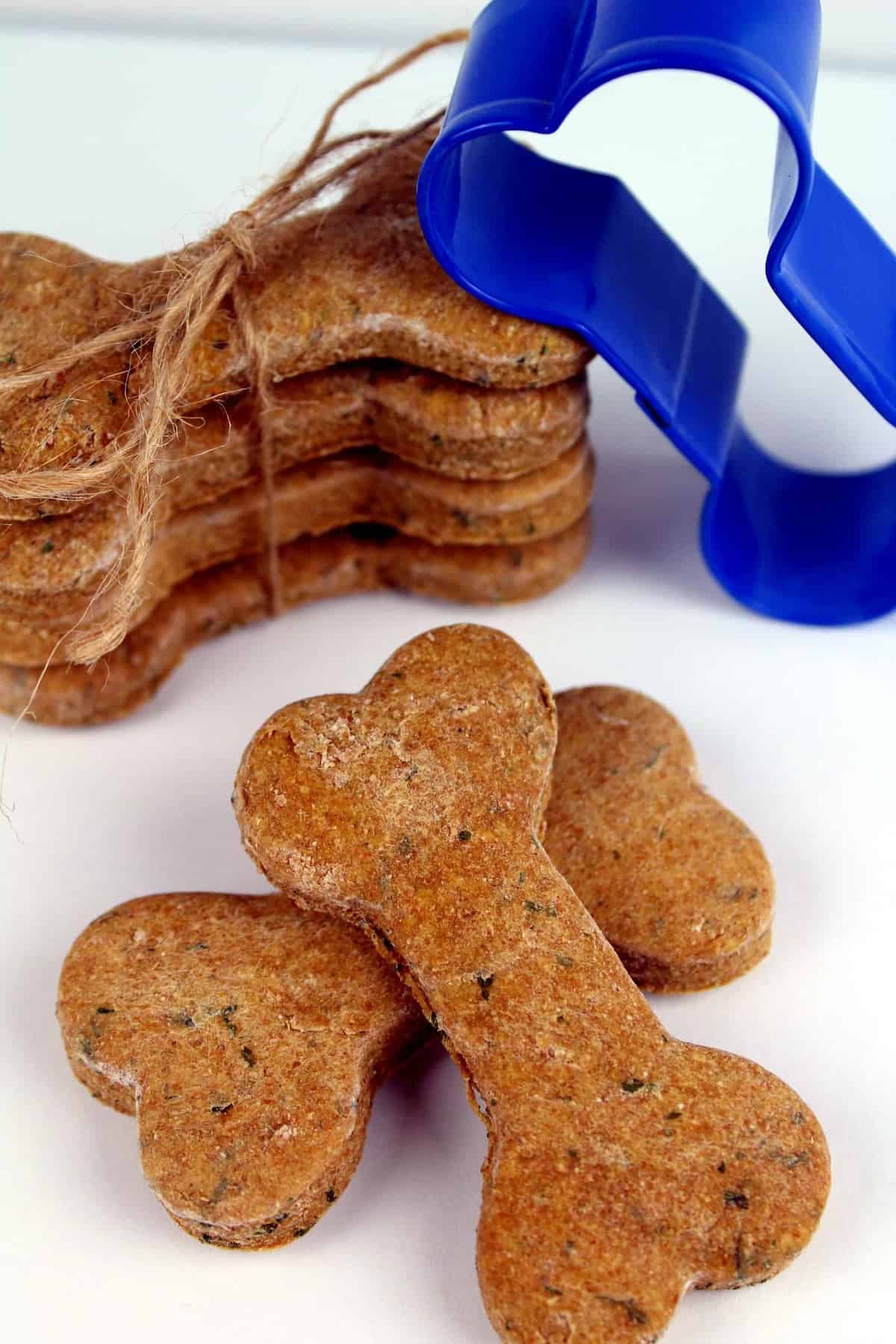 Chicken and Parsley Homemade Dog Biscuit Recipe