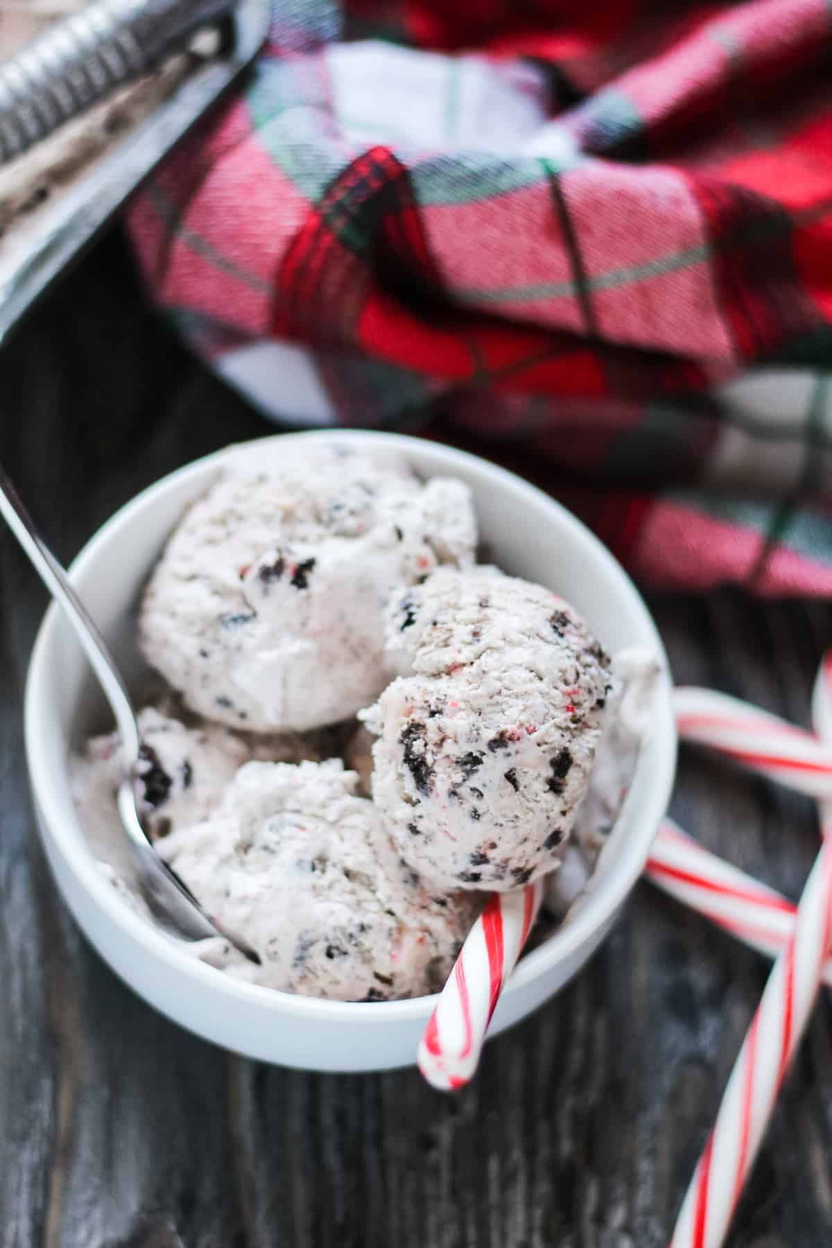 A close up of food, with Ice cream and Cookie