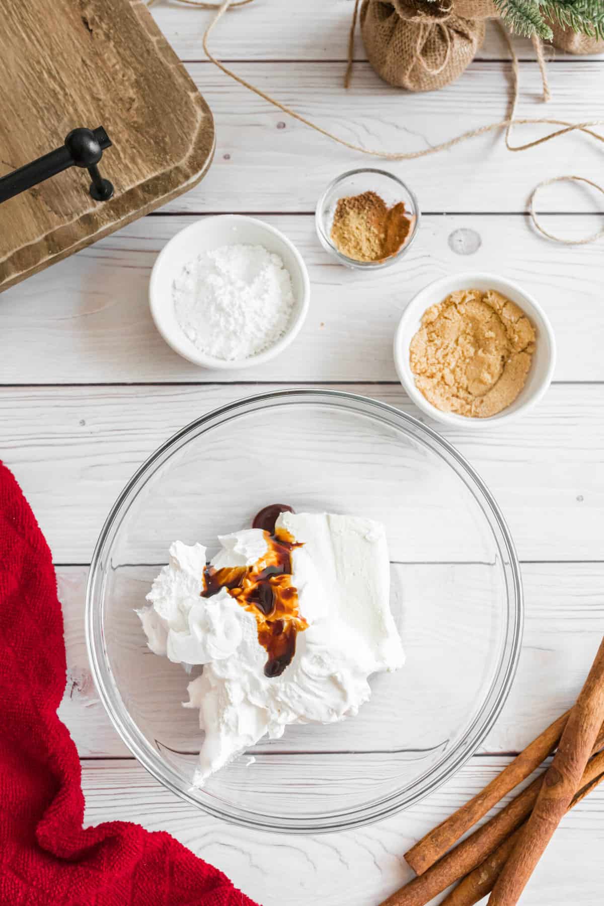 Gingerbread Cheesecake Dip ingredients