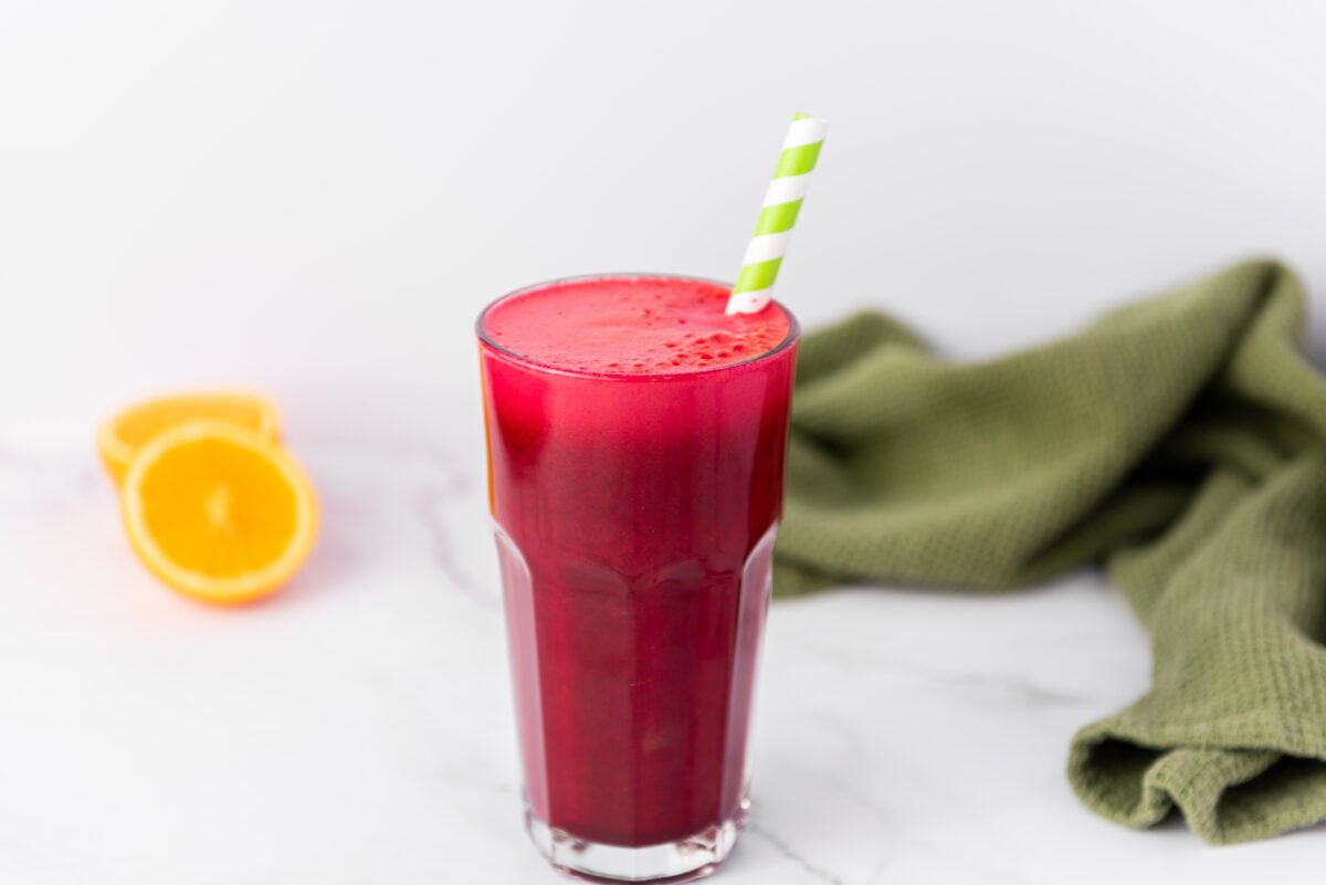 easy red juice in a glass