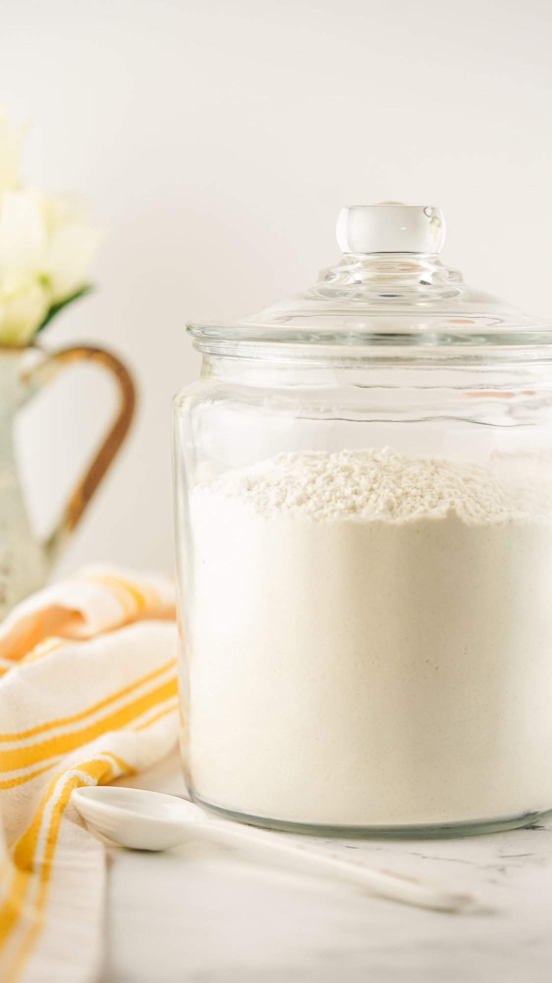 glass container with dry mix