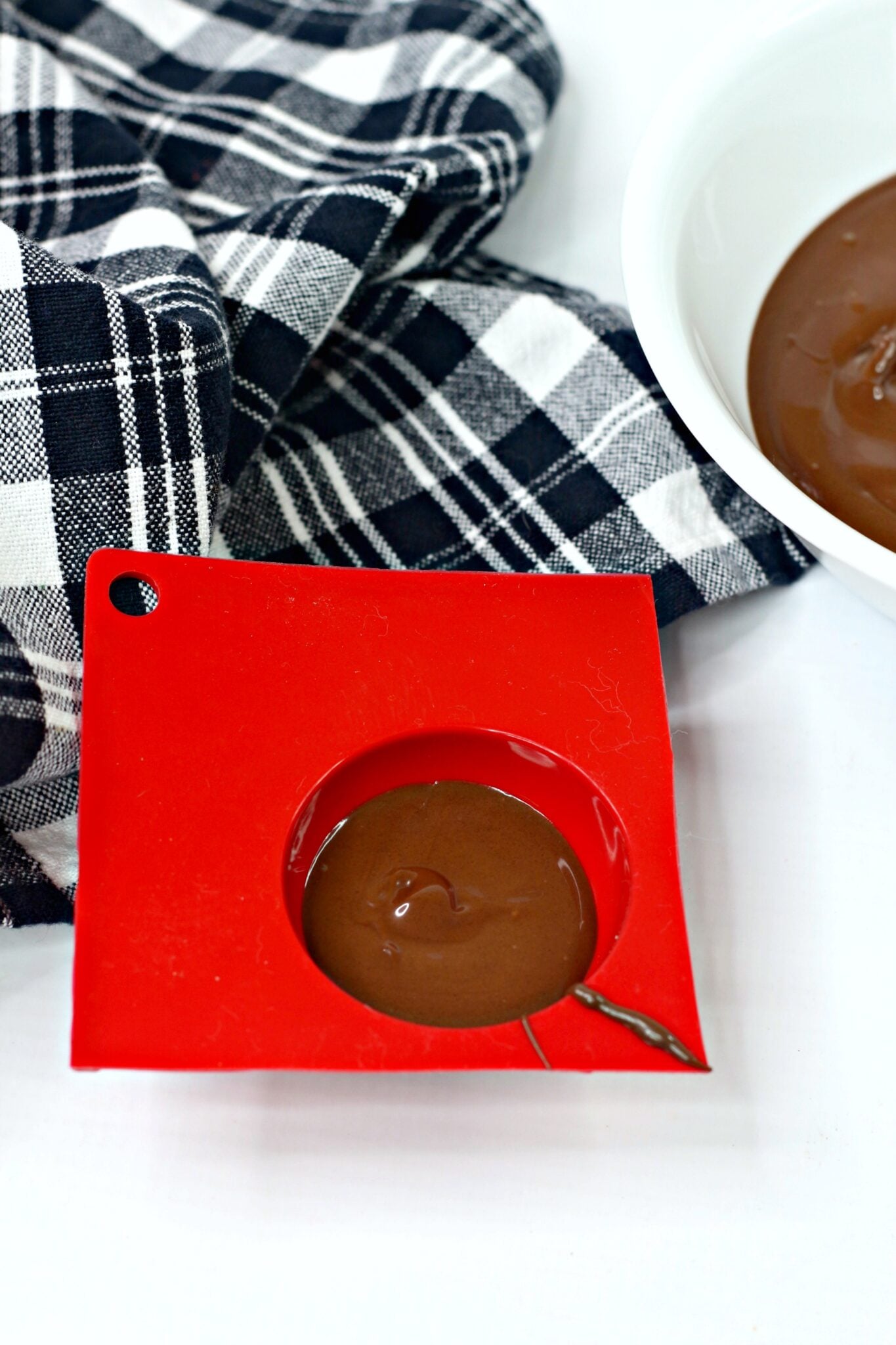 coat the mold with melted chocolate