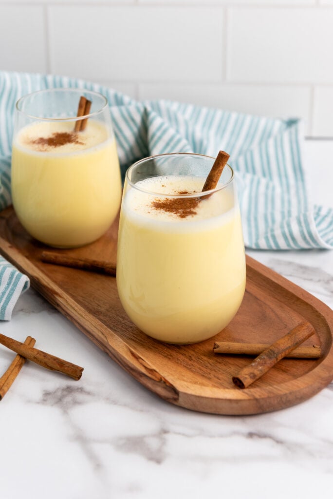 eggnog recipe no alcohol in glasses